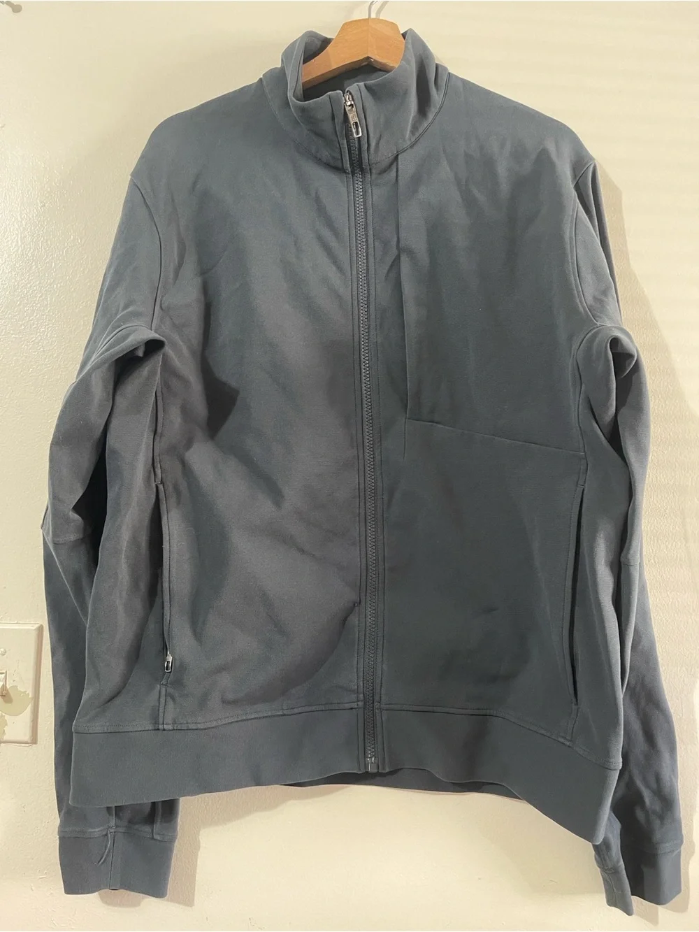 lululemon athletica Women's Lightweight Full-Zip Jacket in Slate Blue-Gray